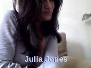 Julia_Jones