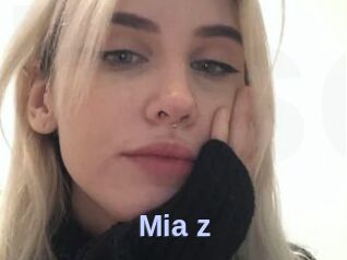 Mia_z