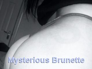 Mysterious_Brunette