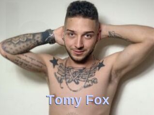 Tomy_Fox