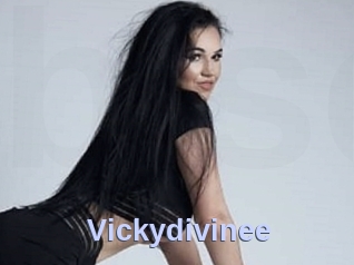 Vickydivinee